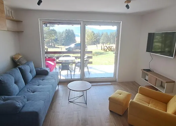 Kuca Carolija 度假居 *