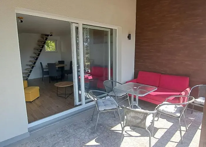 Kuca Carolija * 兹拉蒂博尔