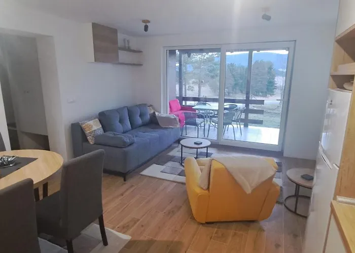 Kuca Carolija * 兹拉蒂博尔