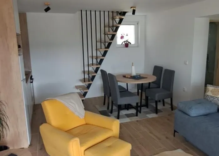 Kuca Carolija 兹拉蒂博尔