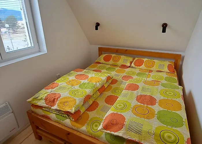 Kuca Carolija 度假居 *